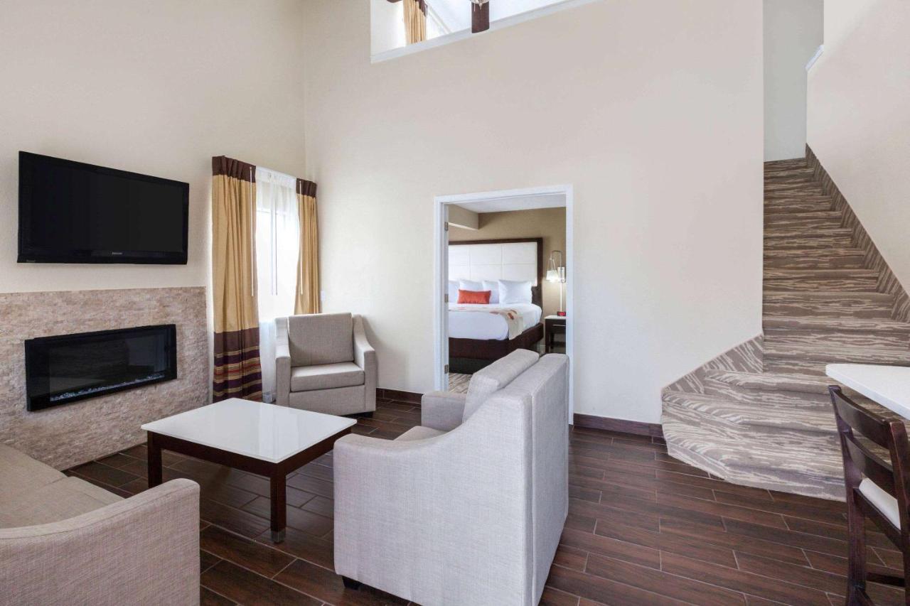 Hawthorn Suites By Wyndham Detroit Southfield Bagian luar foto