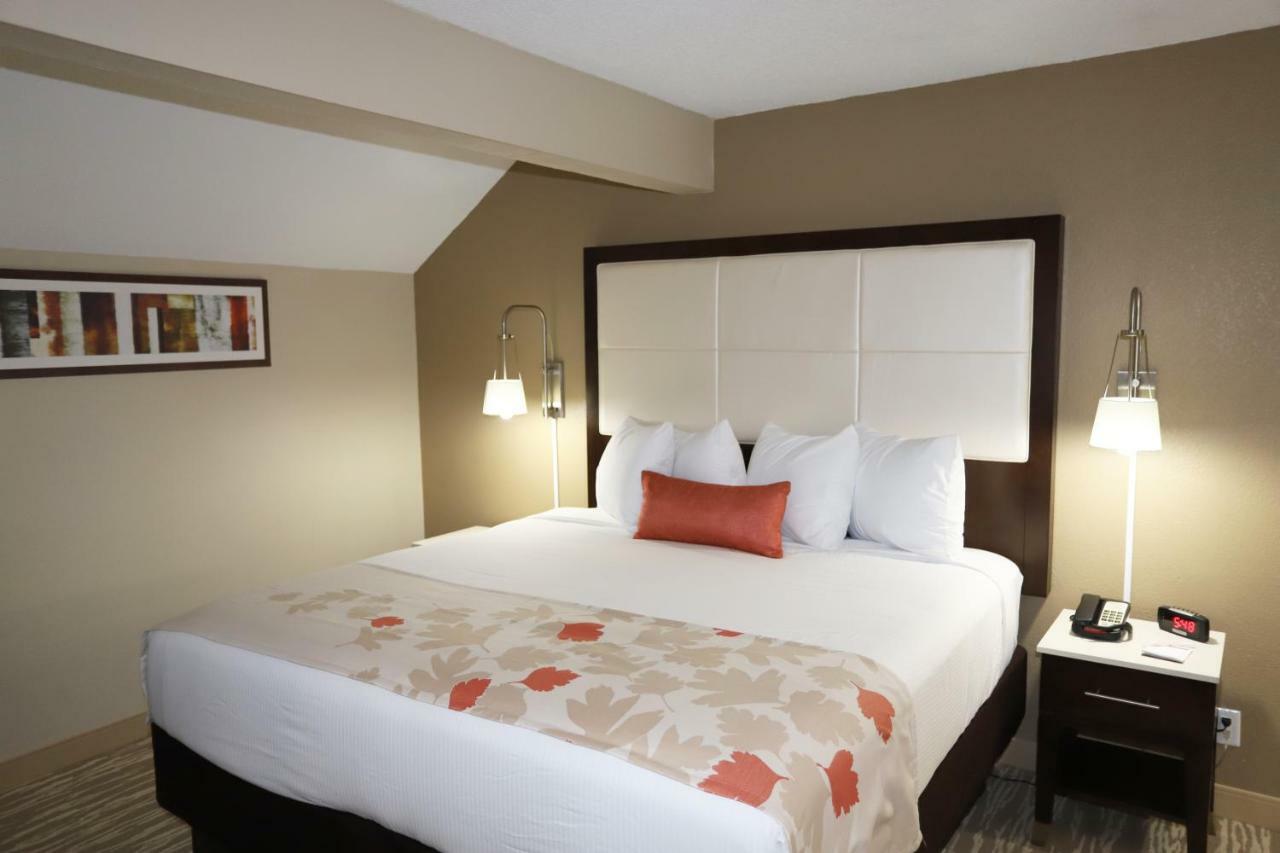 Hawthorn Suites By Wyndham Detroit Southfield Bagian luar foto