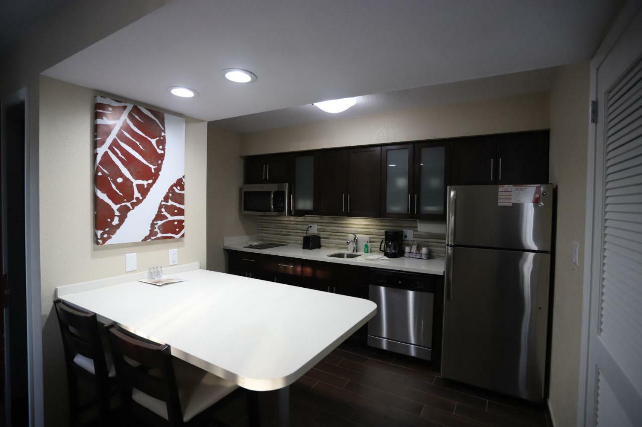 Hawthorn Suites By Wyndham Detroit Southfield Bagian luar foto