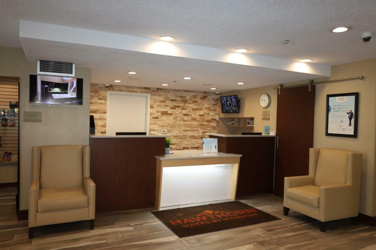 Hawthorn Suites By Wyndham Detroit Southfield Bagian luar foto
