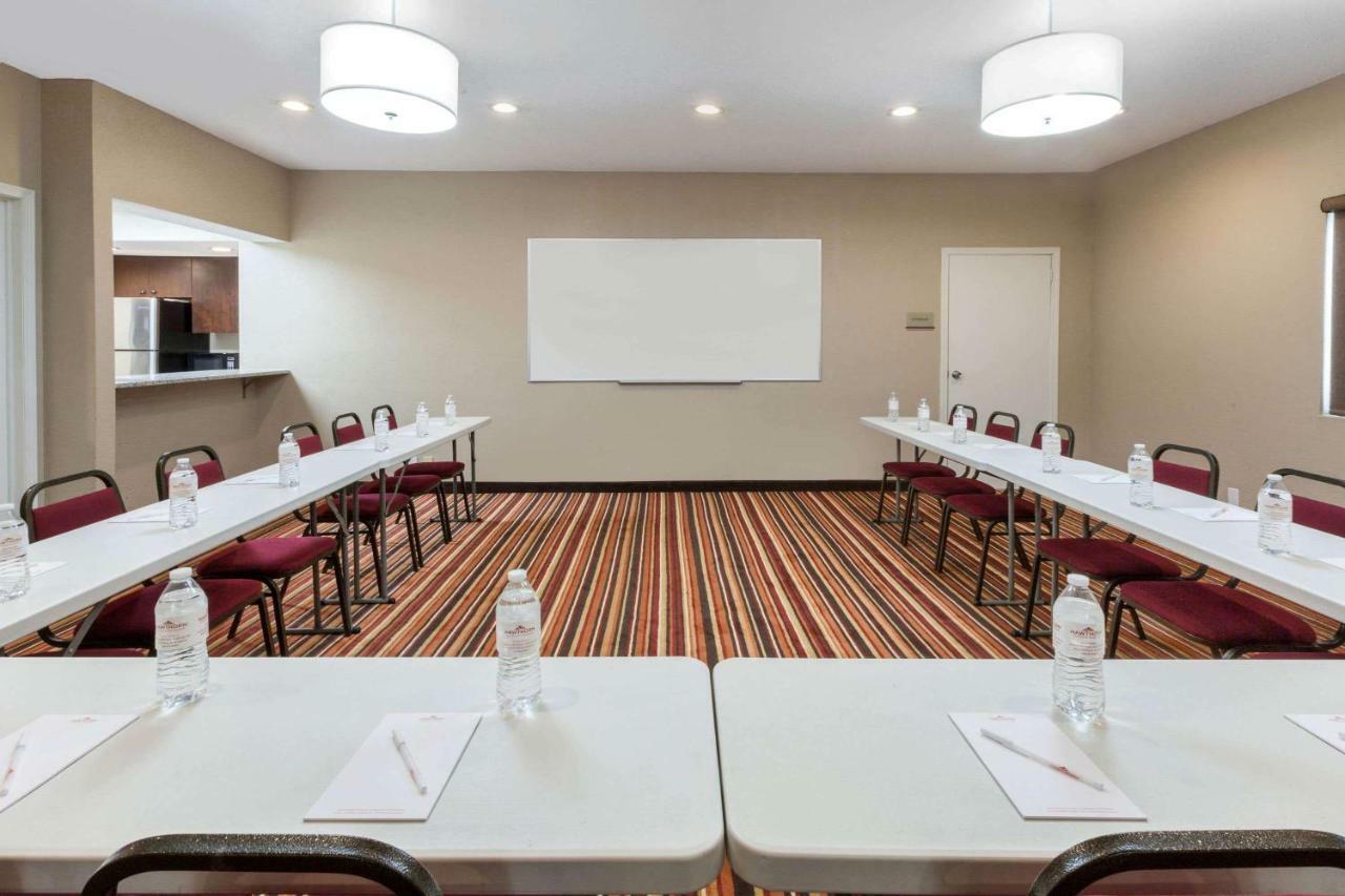 Hawthorn Suites By Wyndham Detroit Southfield Bagian luar foto