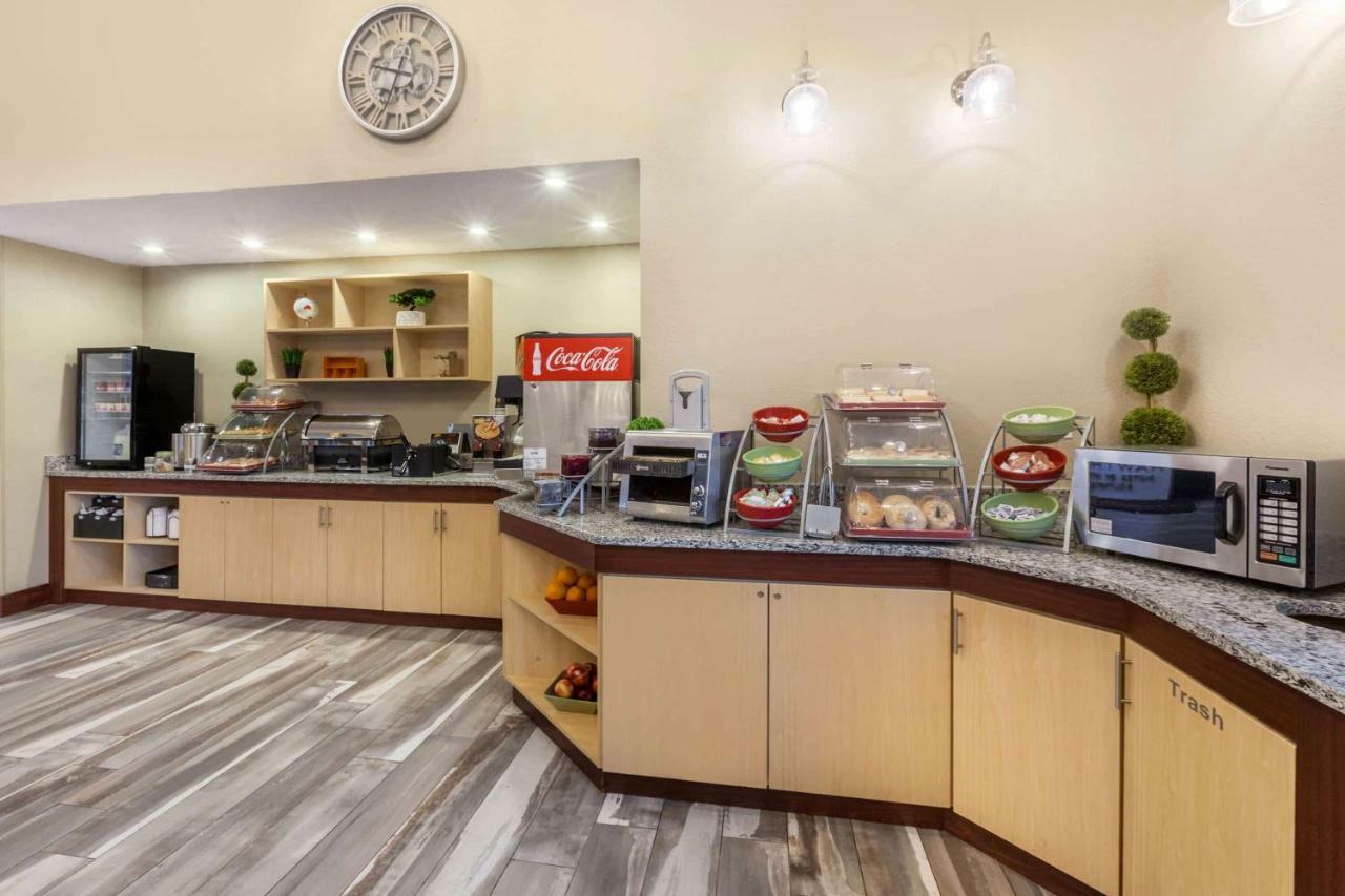 Hawthorn Suites By Wyndham Detroit Southfield Bagian luar foto